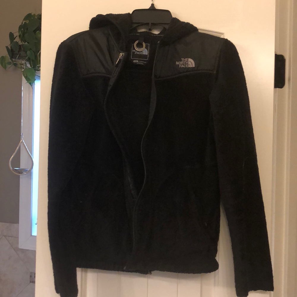 Black north face jacket